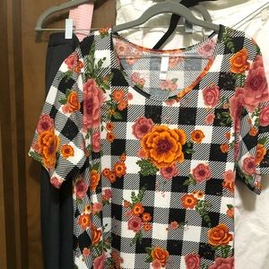 BOGO LULAROE Perfect T 2X